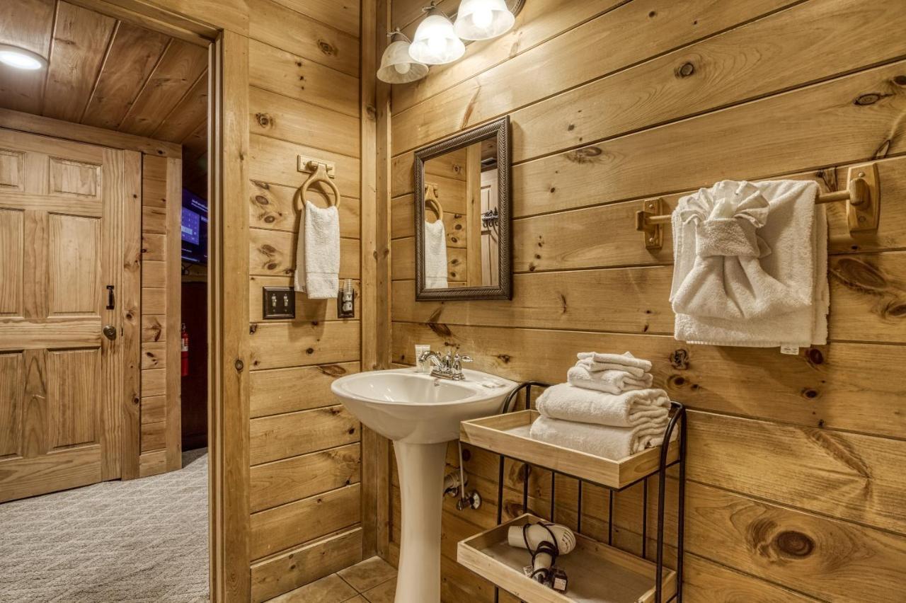Bridgewood Cabin, Hot Tub, 1089 Of Free Attraction Tickets For Each Paid Day, Dollywood And More! Pigeon Forge Eksteriør billede