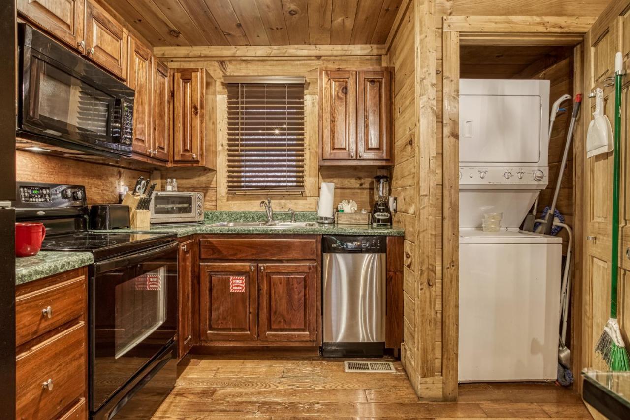 Bridgewood Cabin, Hot Tub, 1089 Of Free Attraction Tickets For Each Paid Day, Dollywood And More! Pigeon Forge Eksteriør billede