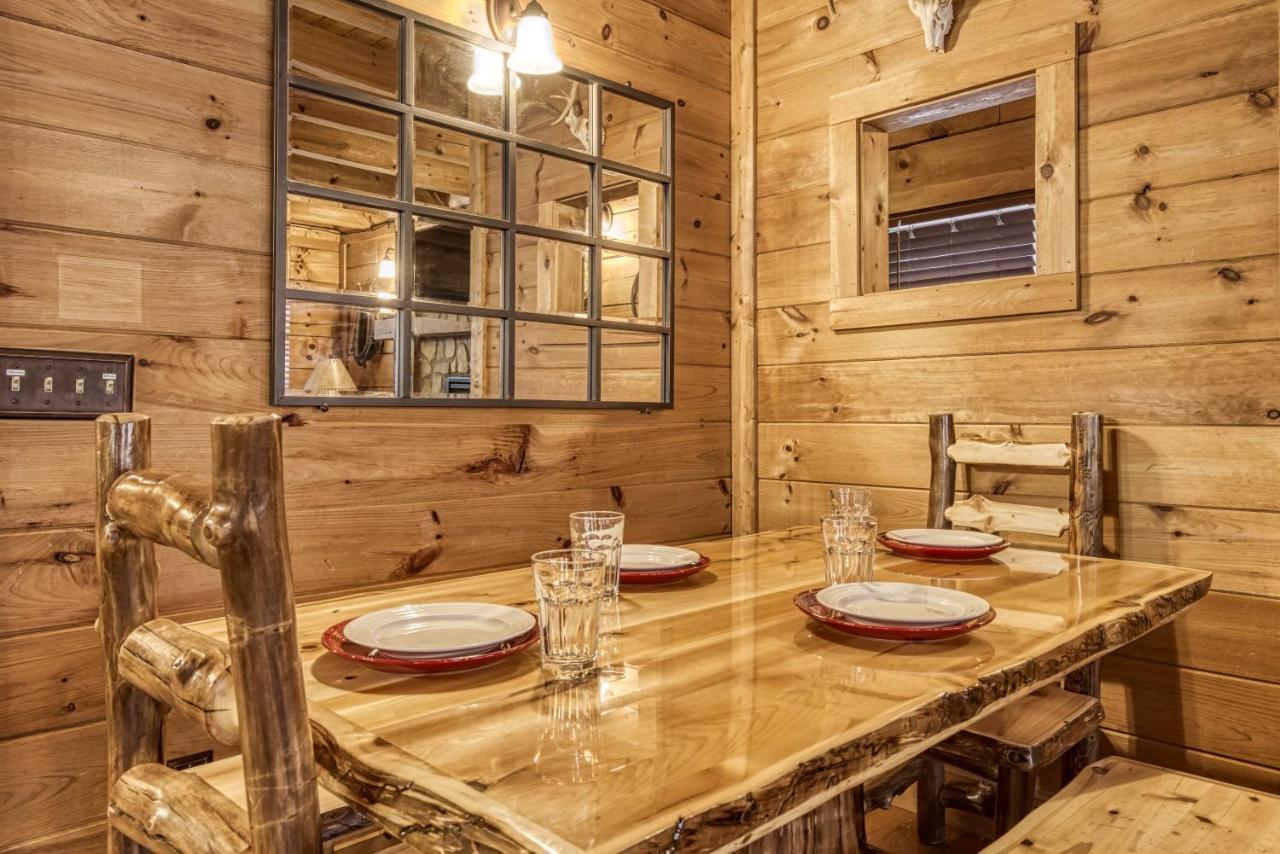 Bridgewood Cabin, Hot Tub, 1089 Of Free Attraction Tickets For Each Paid Day, Dollywood And More! Pigeon Forge Eksteriør billede