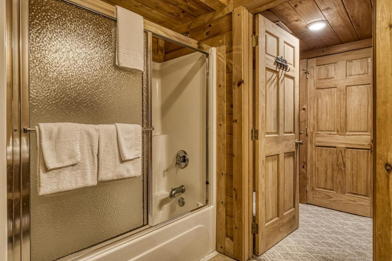 Bridgewood Cabin, Hot Tub, 1089 Of Free Attraction Tickets For Each Paid Day, Dollywood And More! Pigeon Forge Eksteriør billede